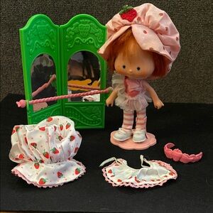 Vintage Dancing Strawberry Shortcake